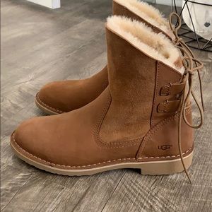 Leather ugg boot’s